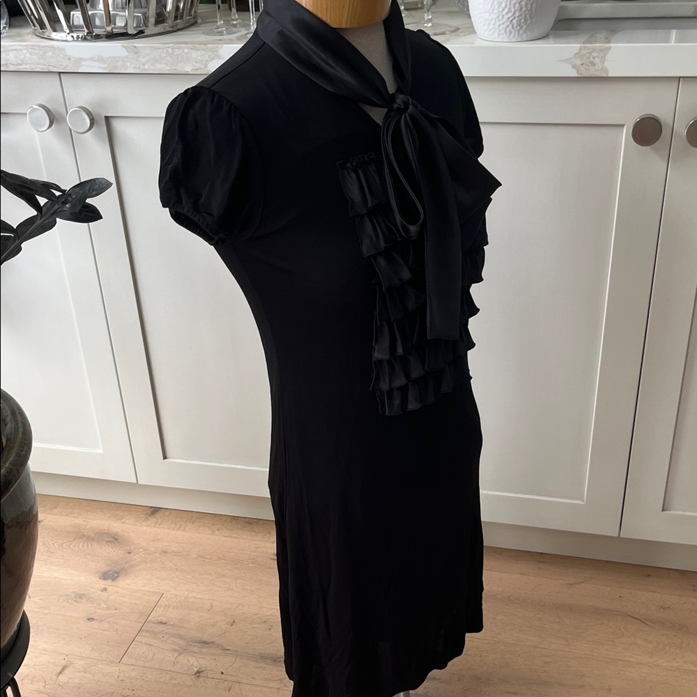 NEW Tristan & Iseut Elegant Black Dress with Neck tie Bow & ruffle bodice detail - Picture 5 of 9